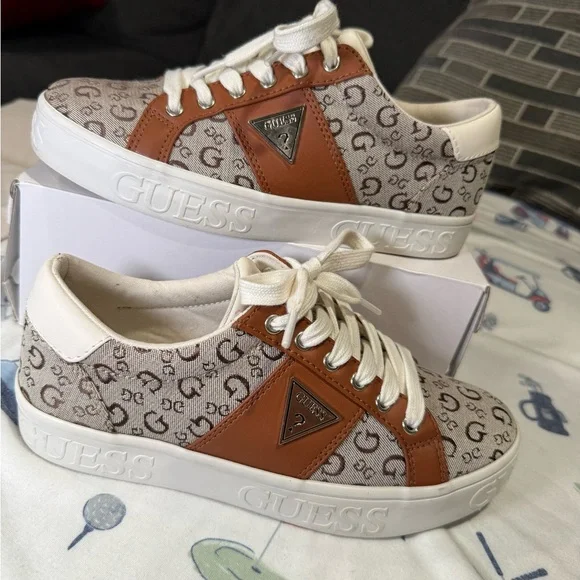 Guess Cream and Tan Casual Sneakers - Picture 11 of 12